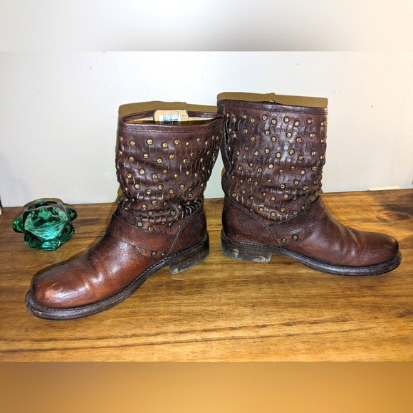 Frye Jenna Cut Stud Boots - Picture 4 of 5